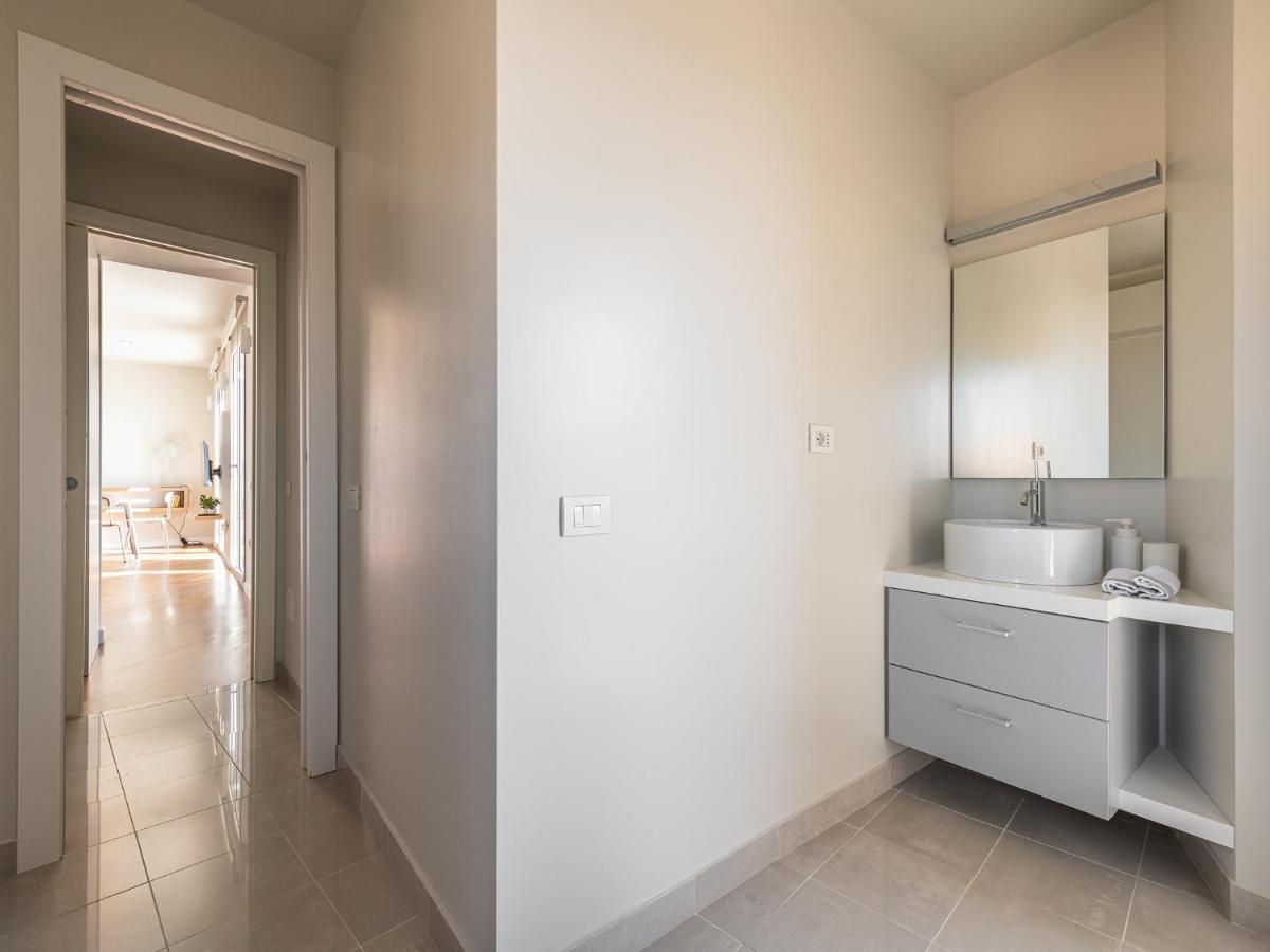 Penthouse Center Apartment Cagliari Bagian luar foto