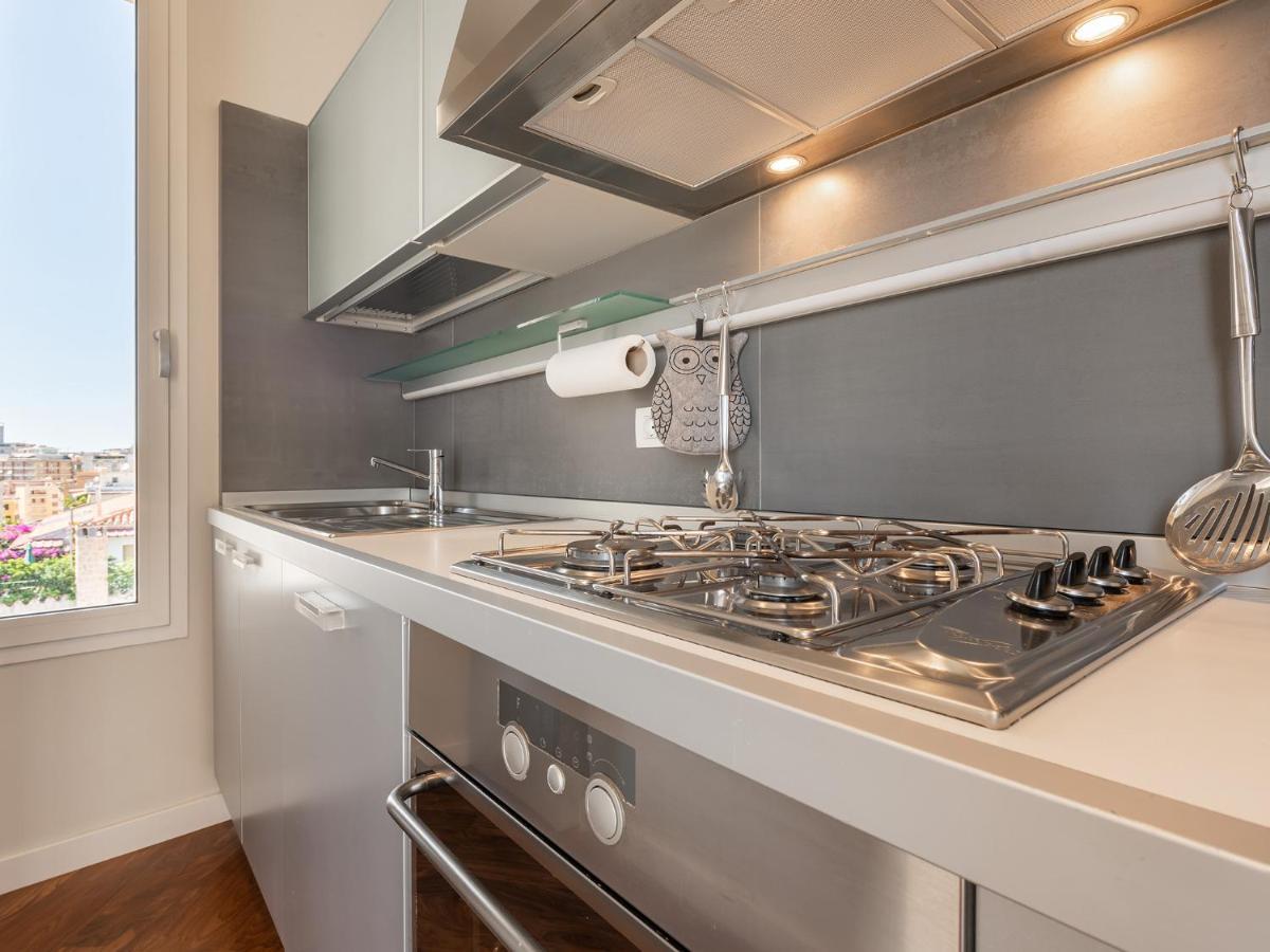Penthouse Center Apartment Cagliari Bagian luar foto