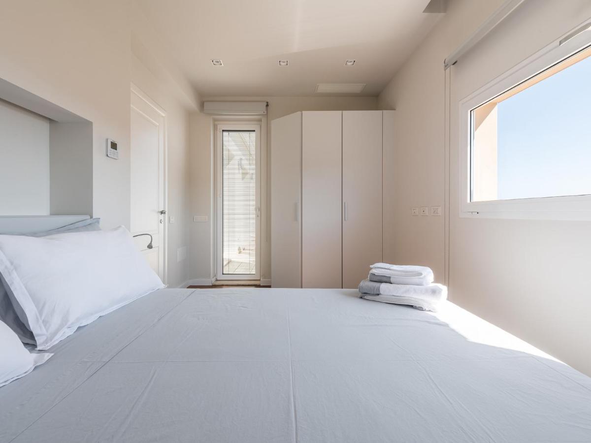 Penthouse Center Apartment Cagliari Bagian luar foto